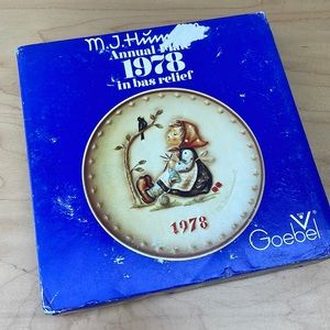 HUMMEL Vintage 1978 Collectible Plate in Box